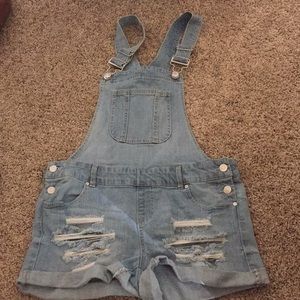 Short overalls